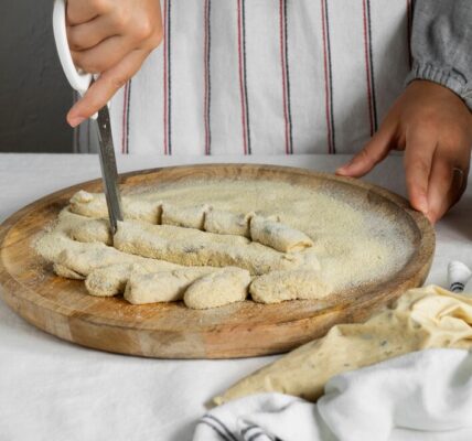 How to Make Crispy Wheat Flour Kachoris Without Maida – A Nostalgic Recipe Inspired by Grandma