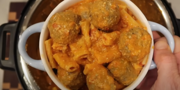 Instant Pot Meatballs Marinara Pasta